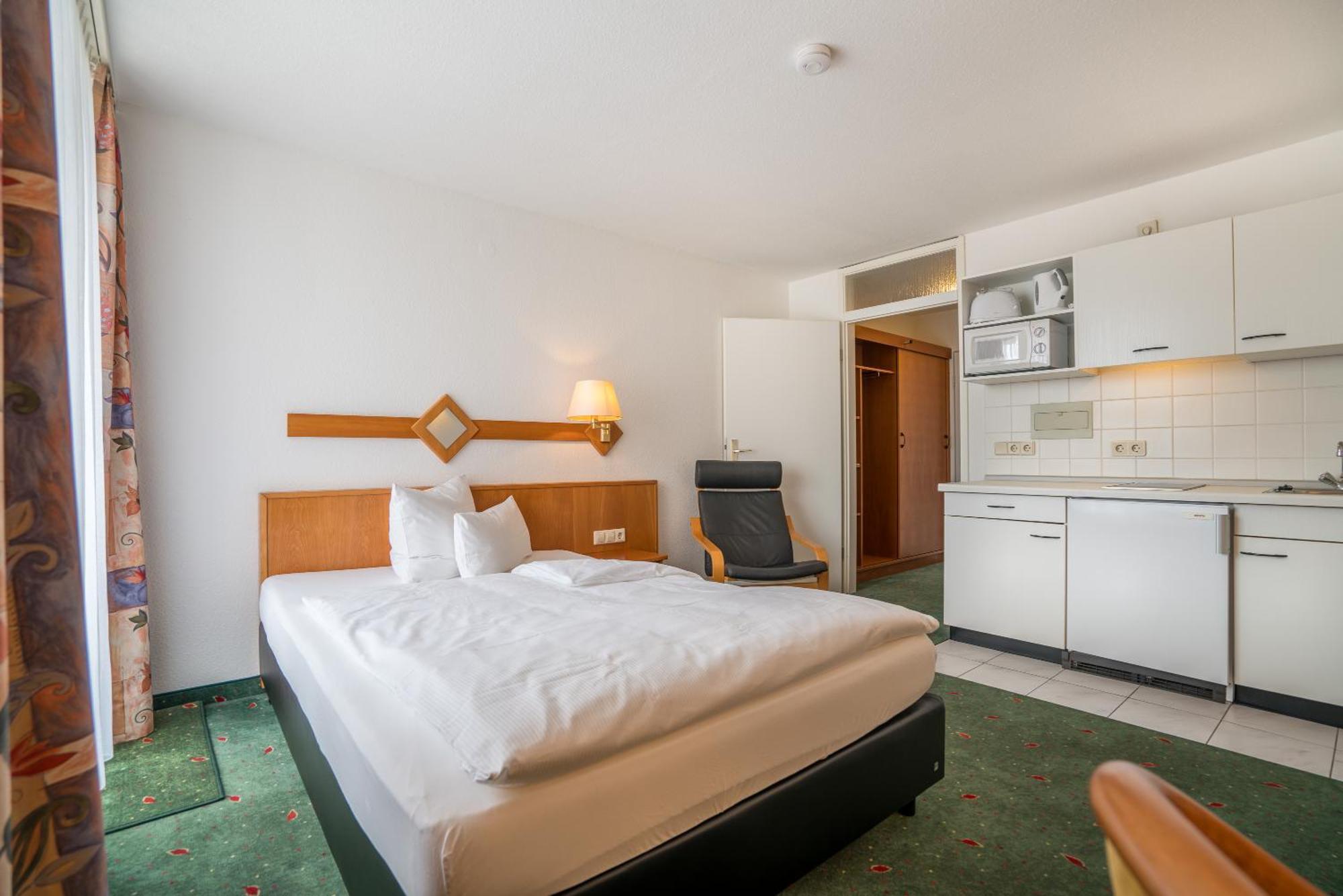 Airporthotel Residenz Steinenbronn Eksteriør bilde