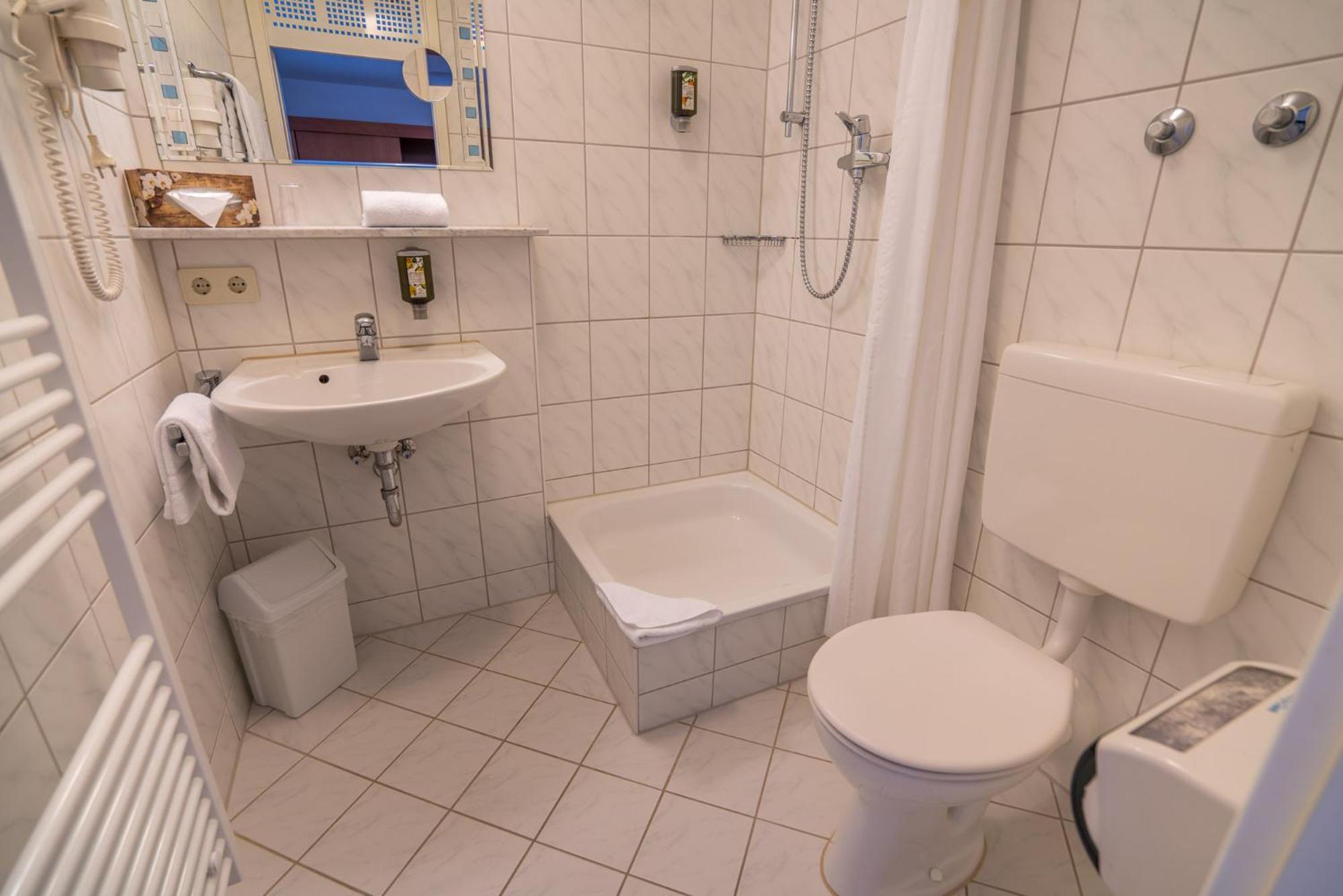 Airporthotel Residenz Steinenbronn Eksteriør bilde