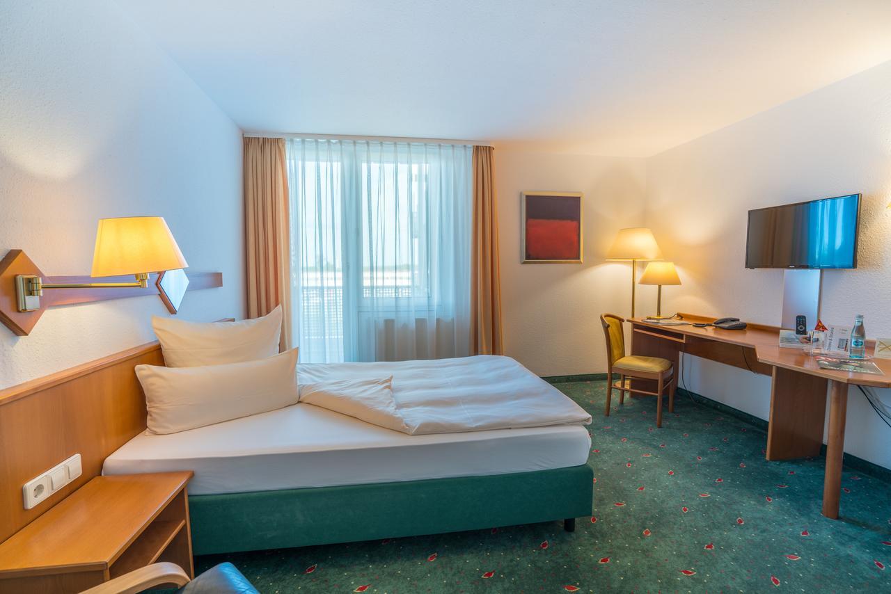 Airporthotel Residenz Steinenbronn Eksteriør bilde